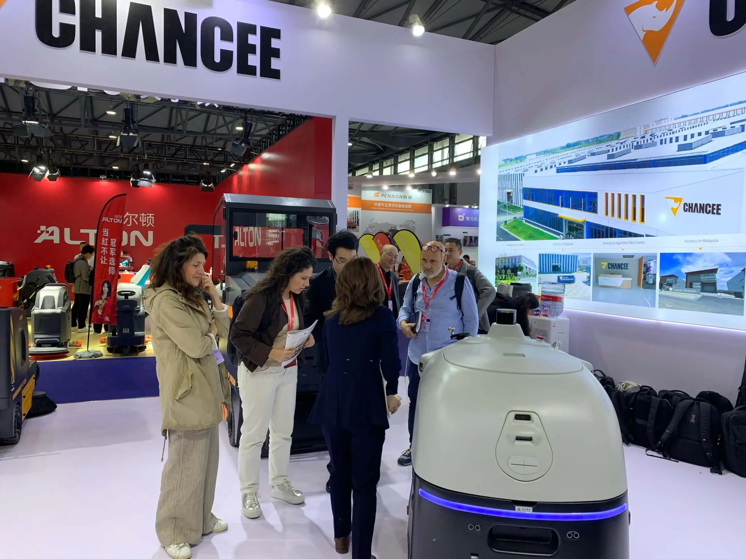 Robotic cleaning machine